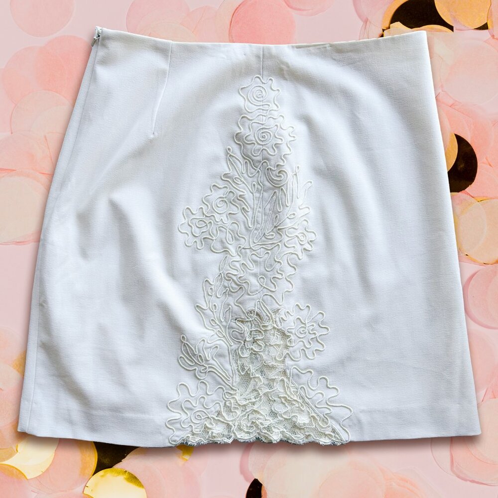 Cache Embroidered Skirt 🤍 - Picture 3 of 14